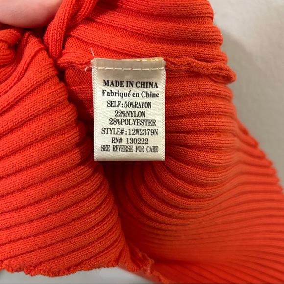 New In Red Ribbed Stretch Sleeveless Square Neck Tank Top Women’s Size Medium - Picture 4 of 5